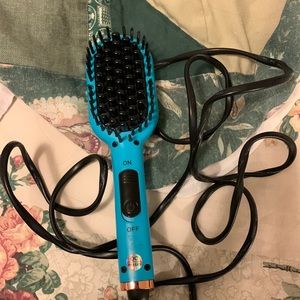 Amika: heat brush